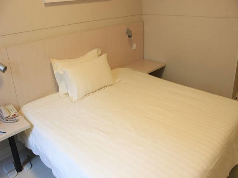 Jinjiang Inn Shenyang Zhongshan Square Medical University First Hospital Buitenkant foto